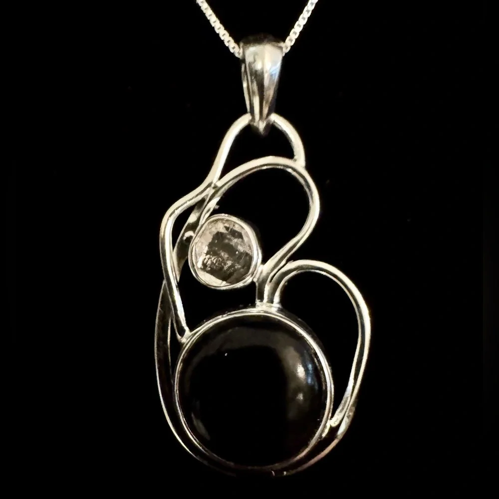Sterling Silver Black Onyx Pendant complete with chain- Very classy & Elegant‎